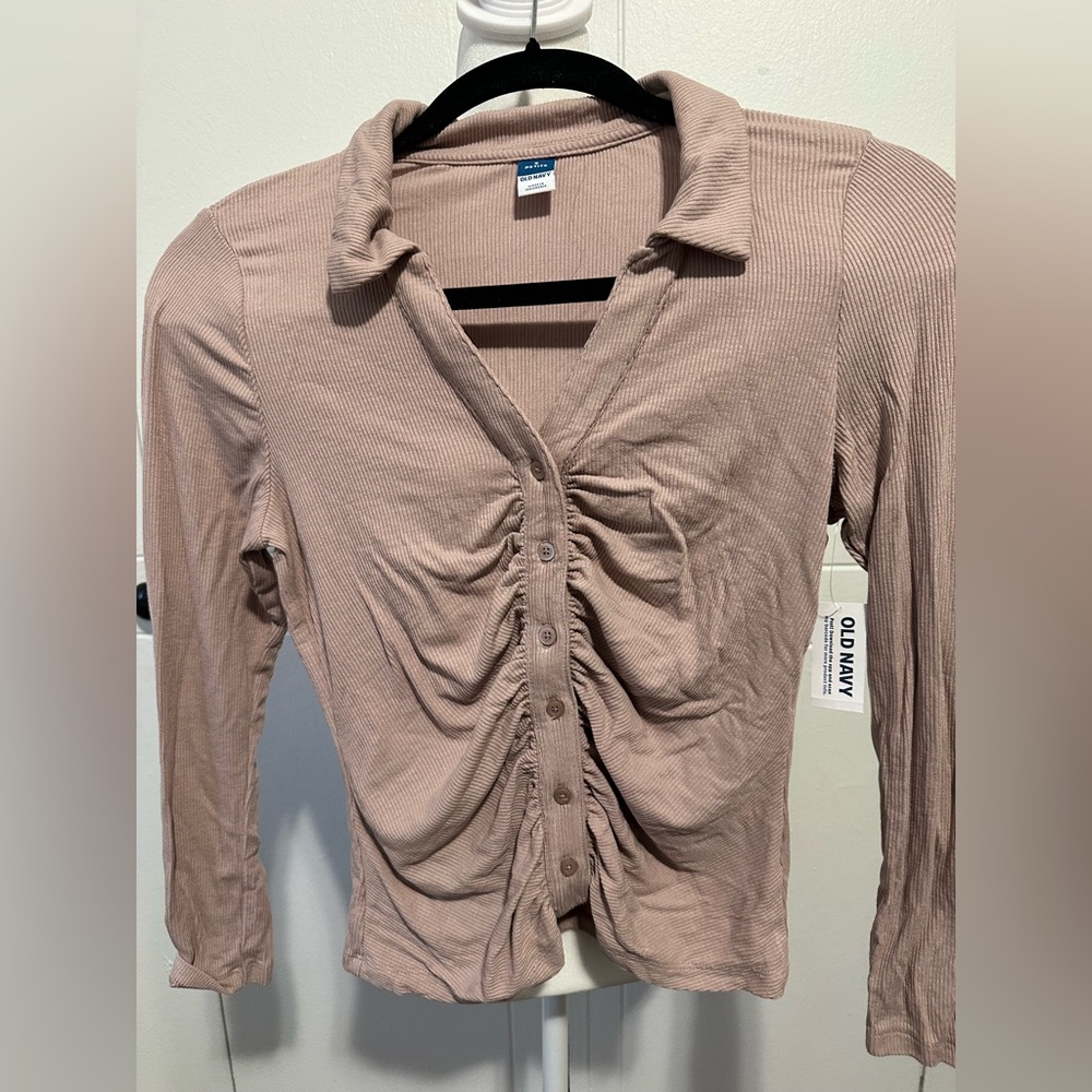 NWT Dusty Rose fitted long sleeve button top